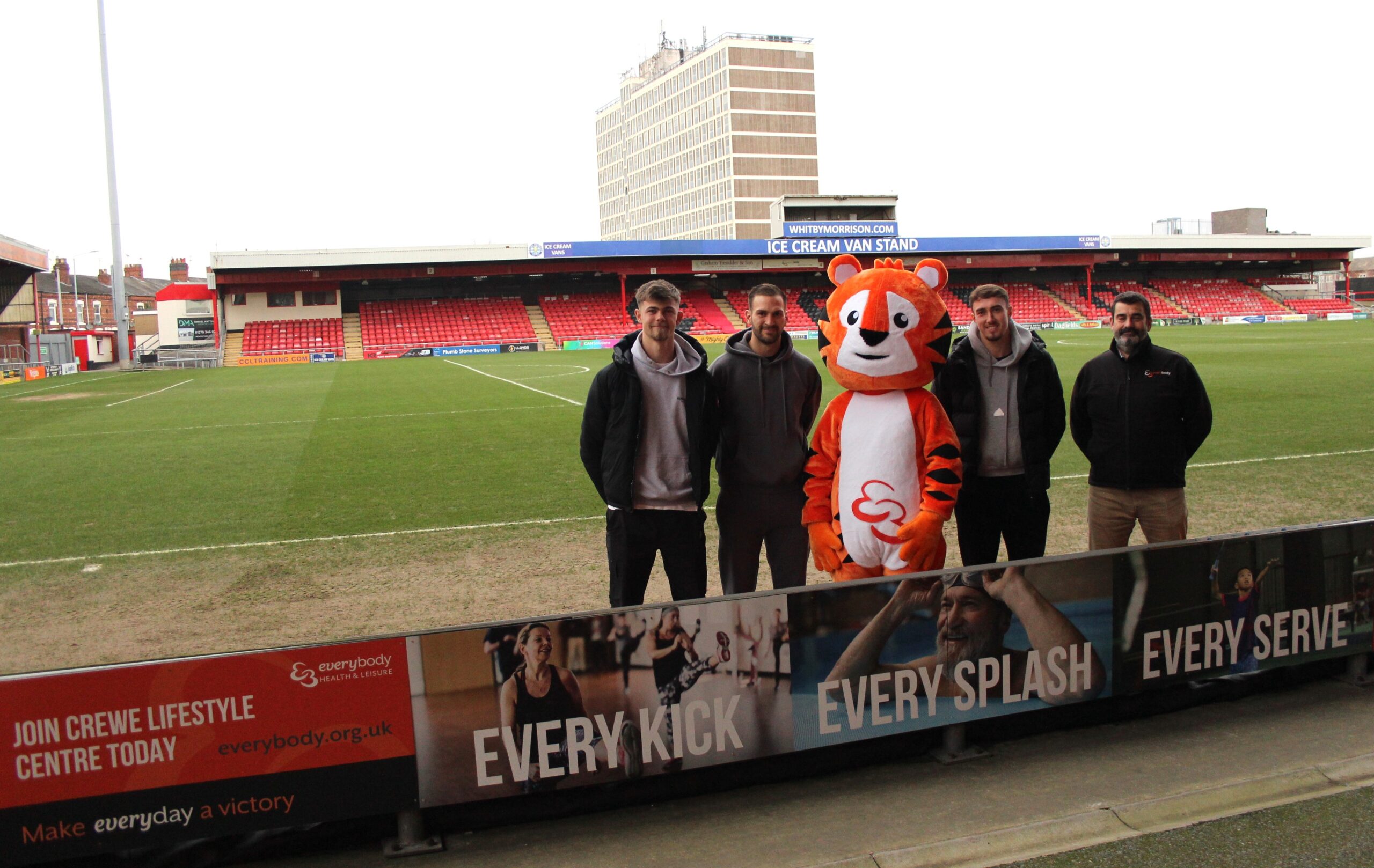 L-R: Tom Booth, Mickey Demetriou, Todd the Tiger Everybody Mascot, Lewis Billington, Richard Jones Area General Manager at Everybody Health & Leisure